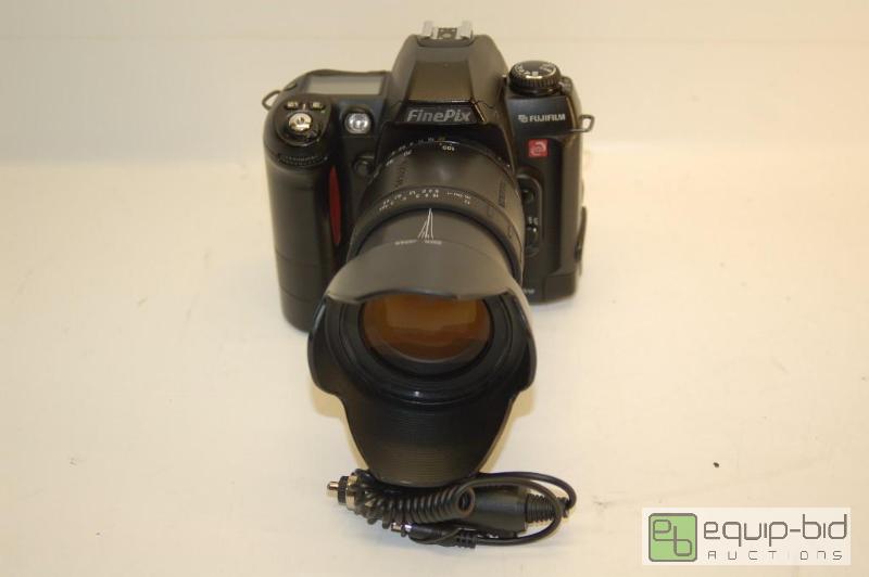 lot 2008 image: FUJI FILM FINEPIX S2 PRO