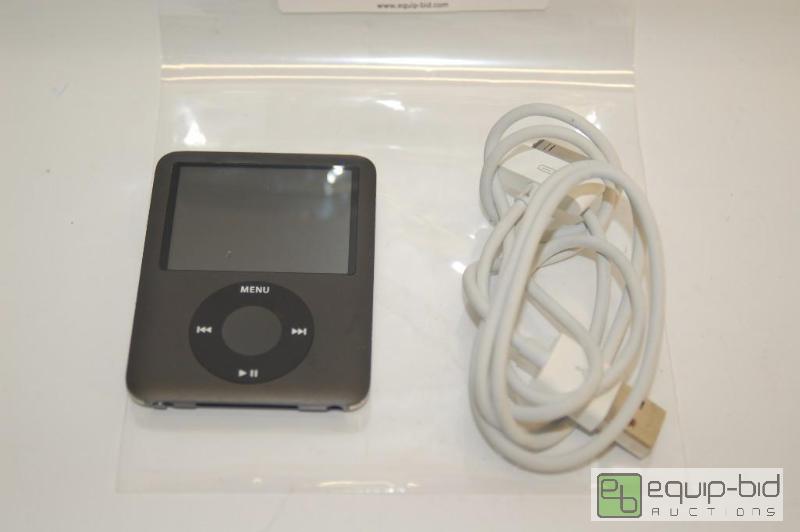 lot 2009 image: iPOD GREY 8GB