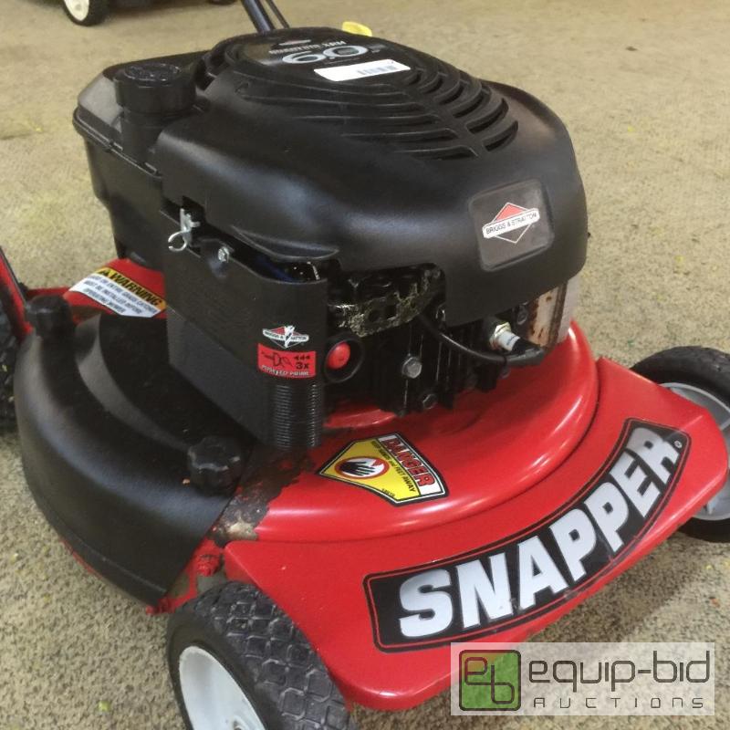 lot 132 image: SNAPPER QUANTUM XRM 6.0