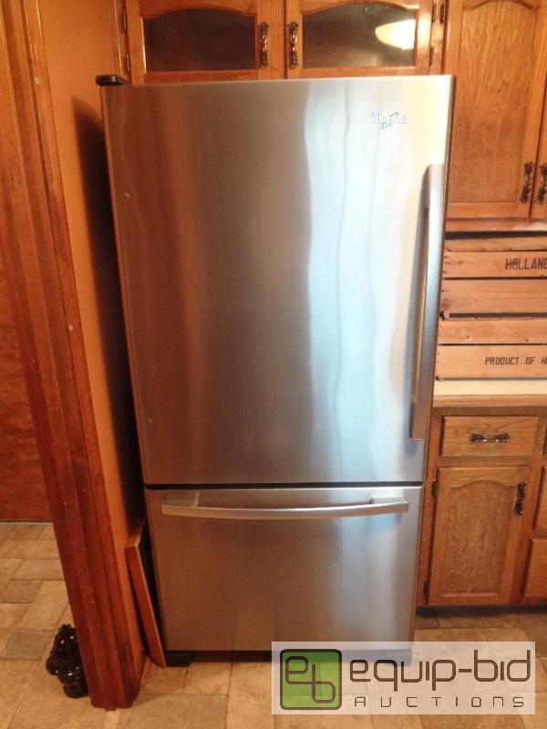 lot 1 image: WHIRLPOOL BOTTOM FREEZER REFRIGERATOR