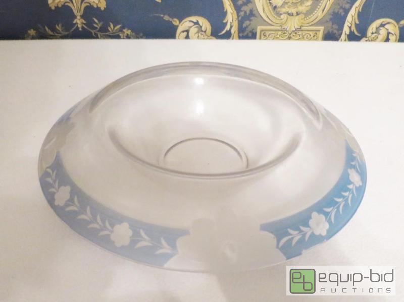 lot 121 image: ANTIQUE BOWL WITH BLUE TRIM