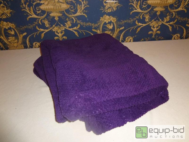 lot 127 image: Fleece Throw Blanket