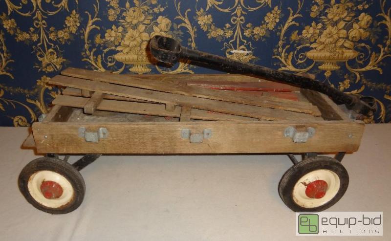 lot 135 image: Vintage Wagon