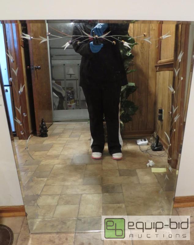 lot 138 image: Amazing Antique Mirror