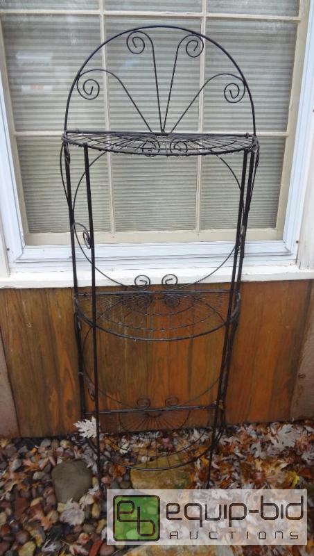 lot 143 image: Outdoor Plant Shelf