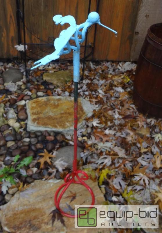 lot 144 image: Bird Feeder