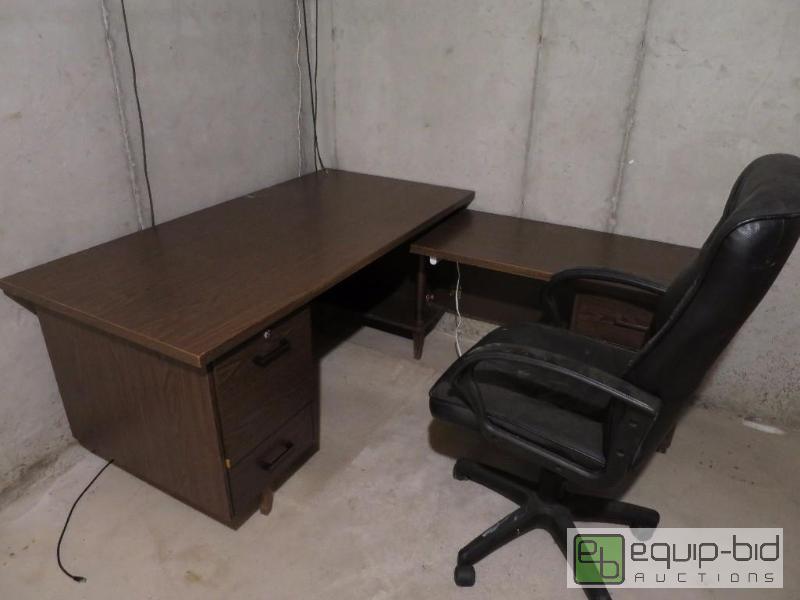 lot 16 image: Office Desk and Chair