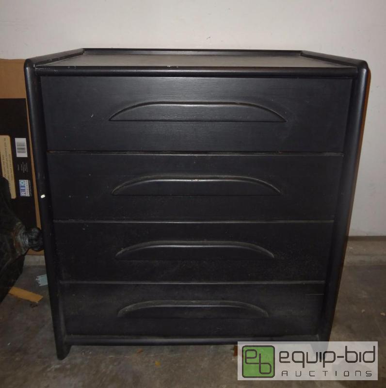 lot 169 image: Heavy Duty Dresser