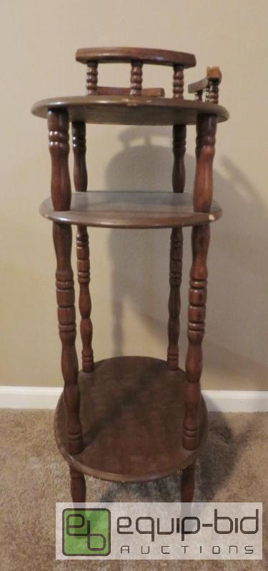 lot 171 image: Antique Side Table