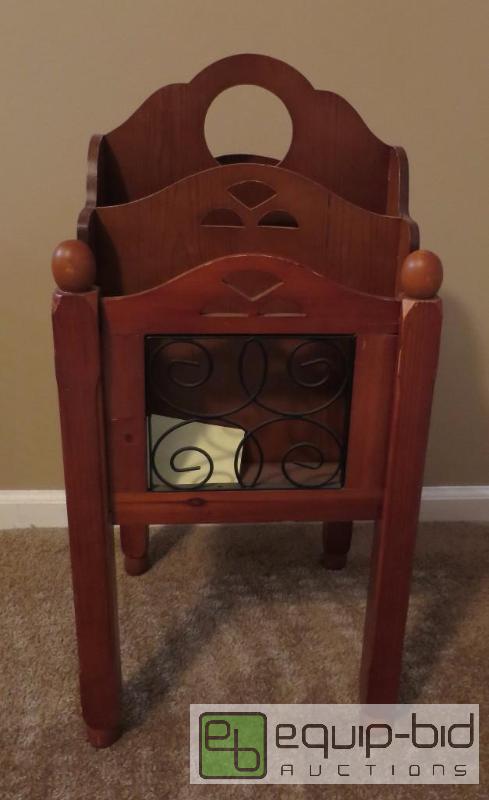 lot 173 image: Antique Magazine Rack