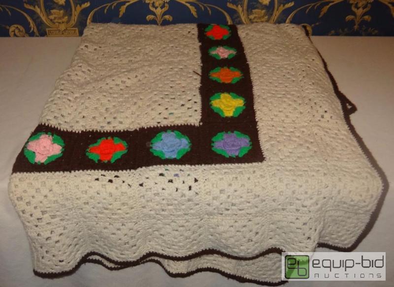 lot 195 image: Vintage Crochet Blanket