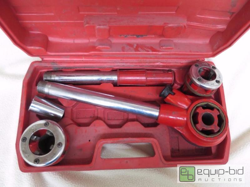 lot 197 image: Rigid Ratcheting Pipe Threader with Die and Accessories