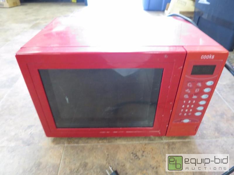 lot 212 image: Microwave