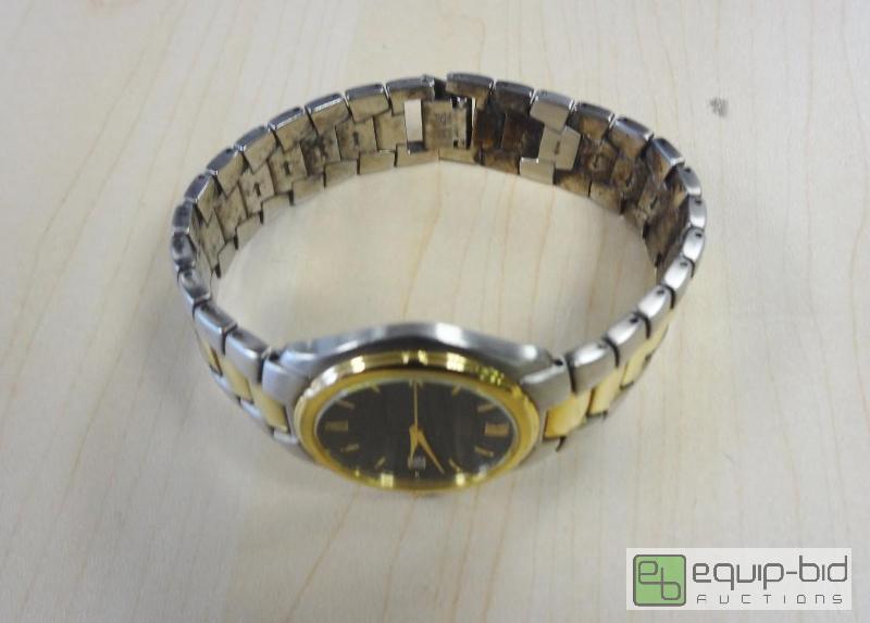 lot 232 image: Mens Watch