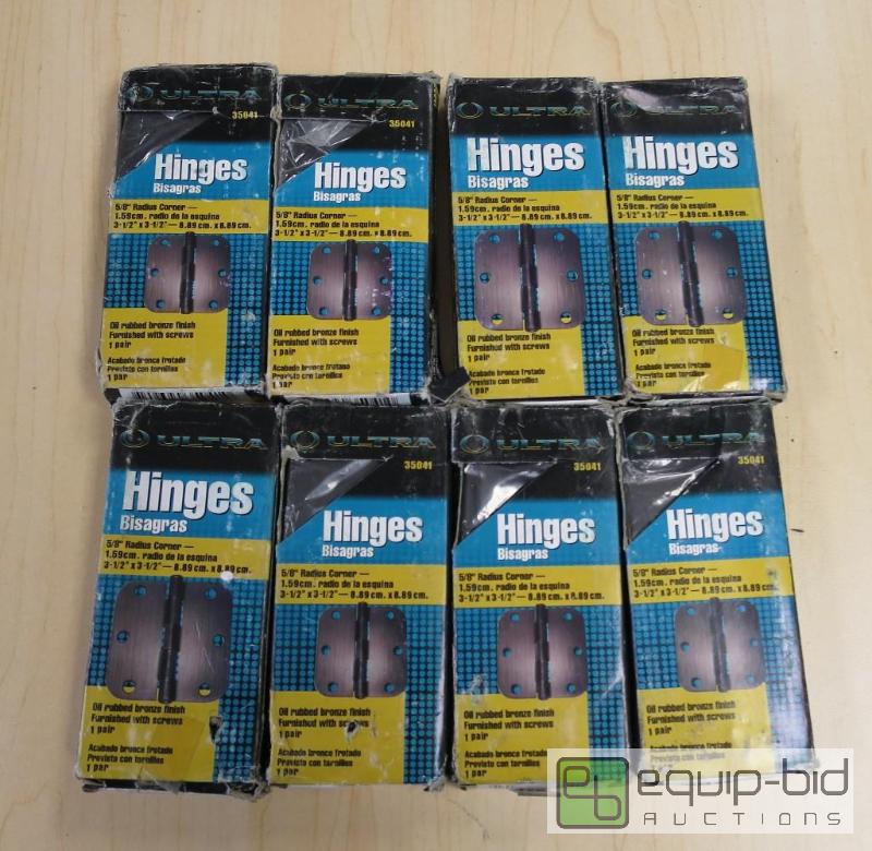 lot 236 image: Lot of Hinges