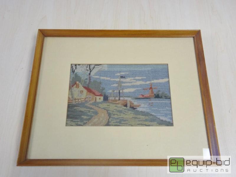 lot 247 image: Wall Decor