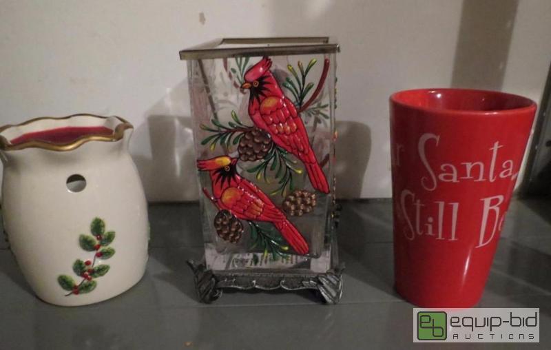 lot 262 image: CHRISTMAS ITEMS