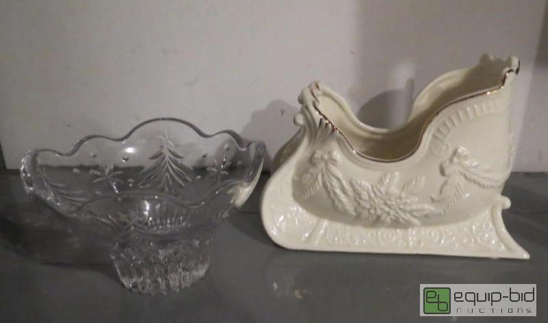 lot 263 image: CHRISTMAS CANDY DISH AND SLEIGH