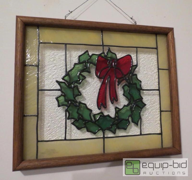 lot 268 image: CHRISTMAS WREATH WALL HANGING