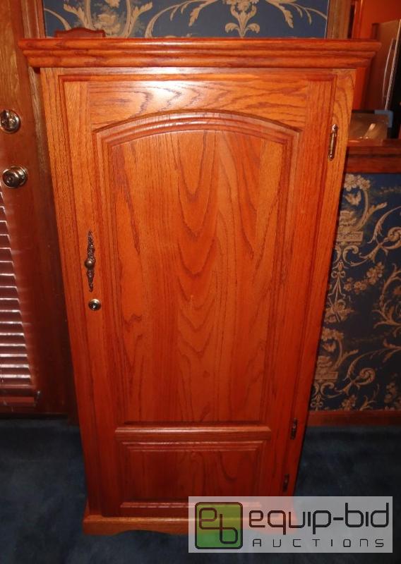 lot 27 image: Gorgeous Media Cabinet