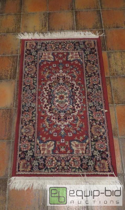 lot 291 image: Oriental Entry Rug