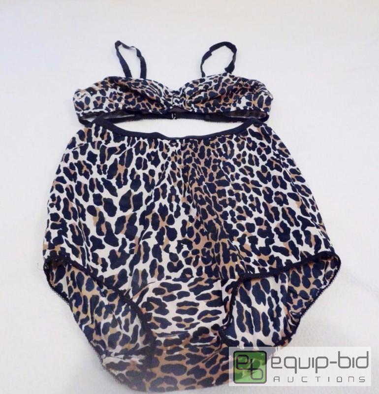lot 297 image: Vintage 1950S VANITY FAIR LEOPARD PRINT PANTIES SZ 4 BRA SET - SZ 32