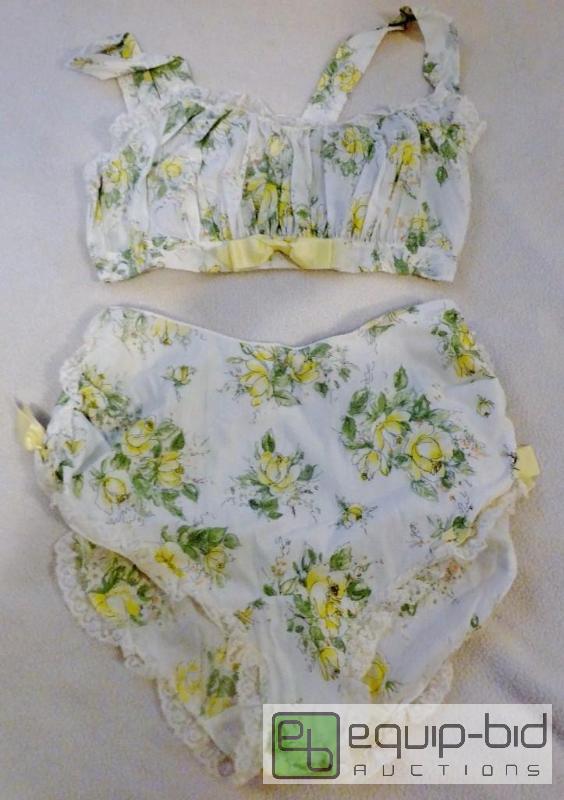 lot 299 image: Vintage FLAIR LINGERIE 2 Piece Yellow Flowered Baby doll RomperUnion madeSm