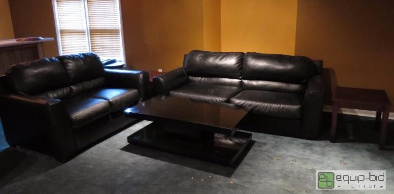 lot 30 image: Living Room Combo