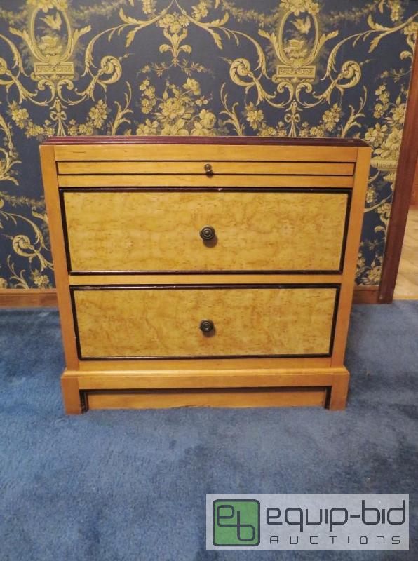 lot 32 image: Mid Century Night Stand