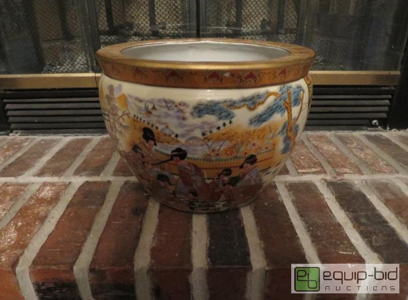 lot 42 image: Japanese Style Pottery Planter