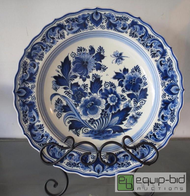 lot 52 image: Vintage Delft Plate