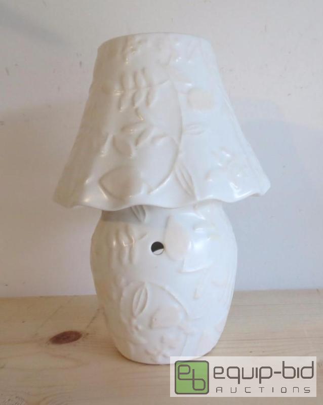 lot 62 image: TART BURNER WITH MATCHING SHADE