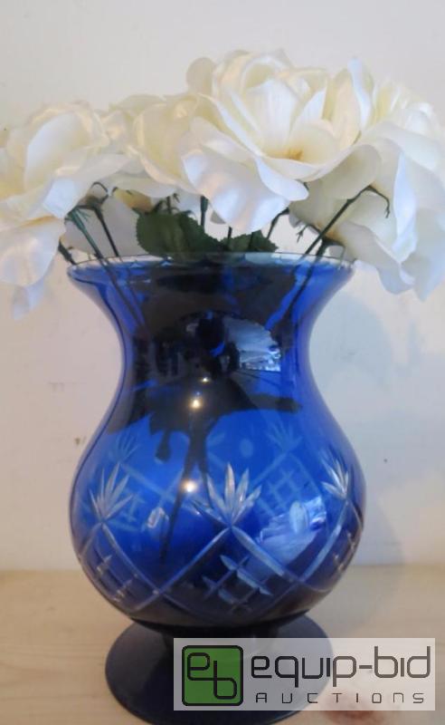 lot 64 image: BLUE VASE WITH FLOWERS