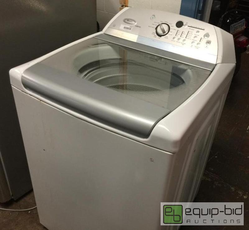 lot 1051 image: WHIRLPOOL 4.6 cu. ft. Cabrio HE Washer