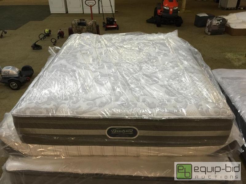 lot 1058 image: BEAUTYREST RECHARGE- KING MATTRESS