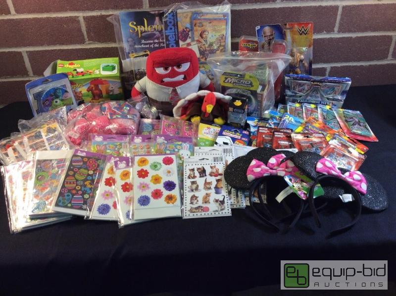 lot 1005 image: BiG Lot of Kids Stuff  This Big Lot of Kids...