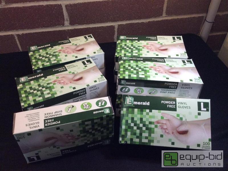 lot 1066 image: Emerald Powder Free Vinyl Gloves  Quantity 1...