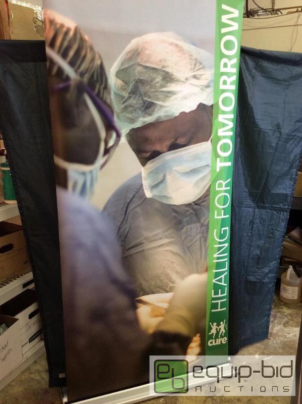 lot 1077 image: Portable Banner Display Base, Frame &amp Car...