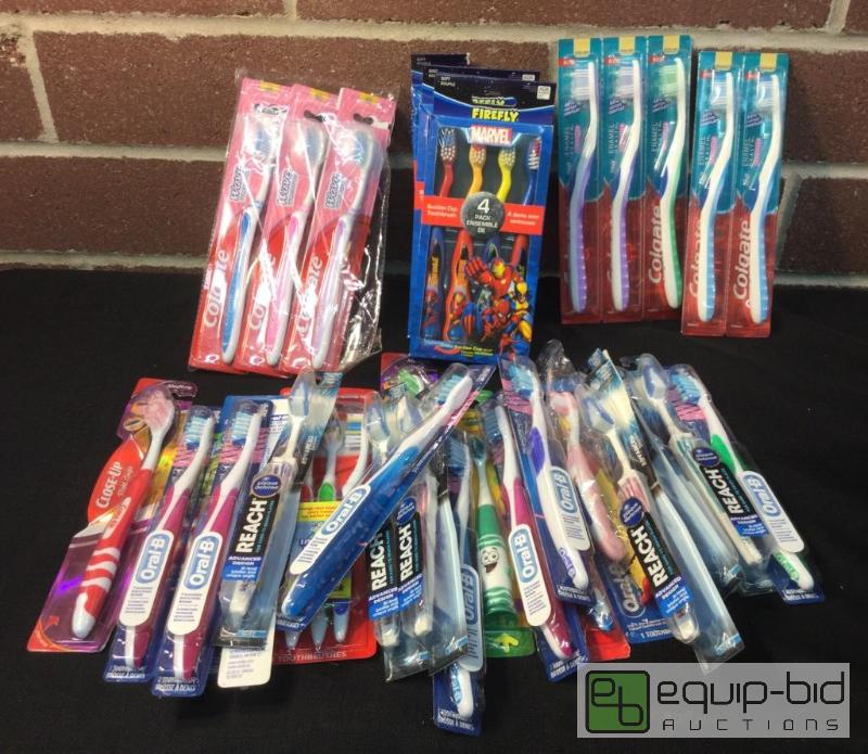 lot 1104 image: Variety of Toothbrushes  Quantity 55 Conditi...