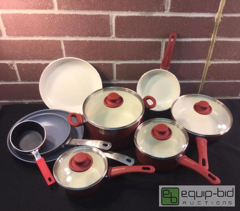 lot 1107 image: Lot of Green  Life&nbspPots and Pans  Quant...
