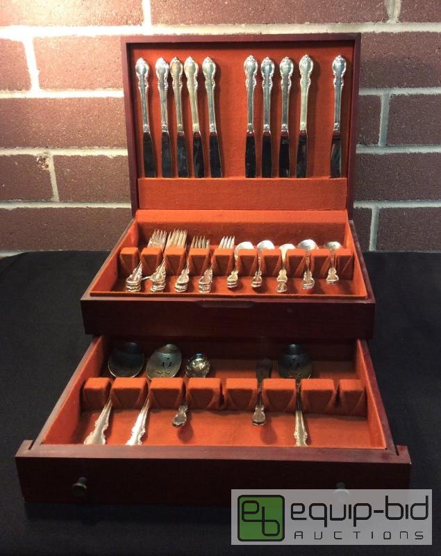 lot 1134 image: Silver Plated Silverware Set 1847 Rogers Brot...