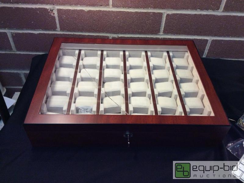 lot 1136 image: Watch Case Display-BEAUTIFUL  Quantity ...
