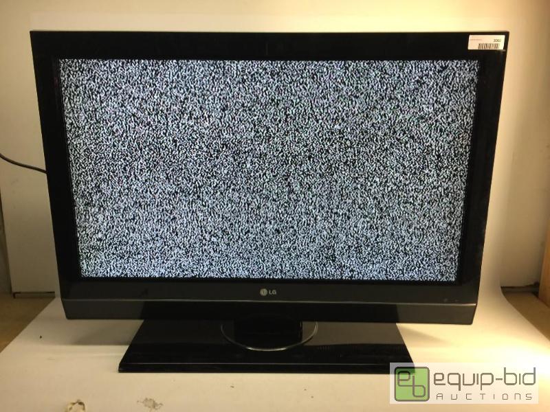lot 3002 image: 37 LG HDTV  (37LC7D)