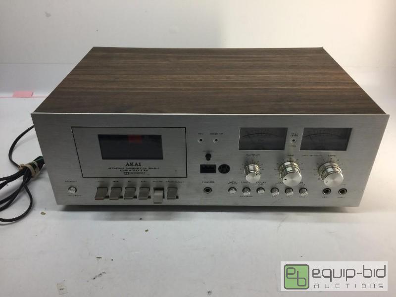 lot 3013 image: AKAI STEREO CASSETTE DECK (MODEL SC-707D)