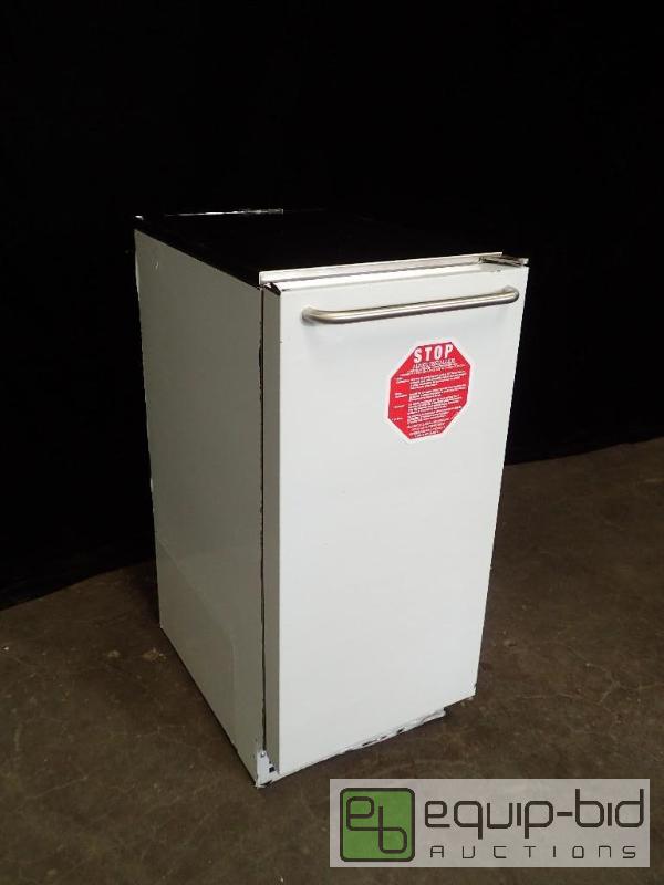 lot 9405 image: Scotsman (CU50) - 65 lb. Self-Contained Undercounter Ice Machine