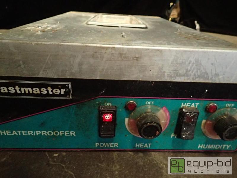 lot 9433 image: Toastmaster 34-Pan Full-Size Electric Proofer