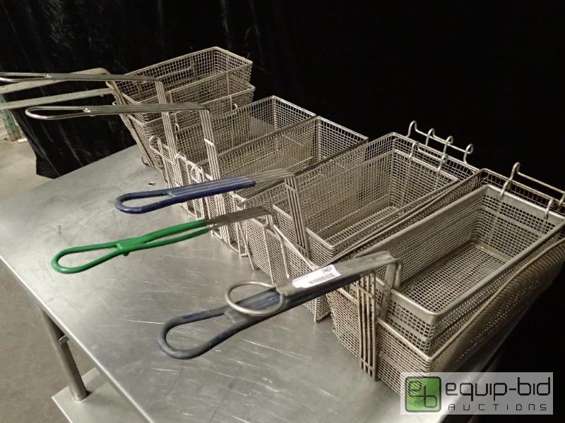 lot 9469 image: Lot of (8) fry baskets