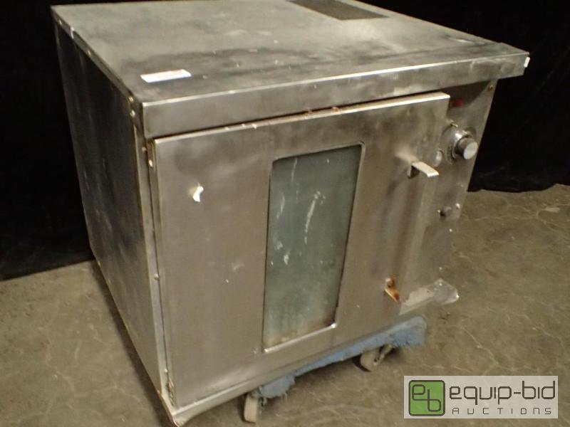 lot 9495 image: Half Size Convection Oven