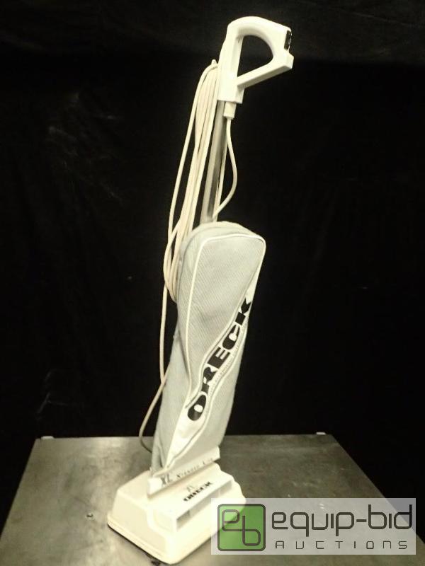 lot 9624 image: Oreck Celoc-Hypo-Allergenic Filtering System Commercial Vacuum