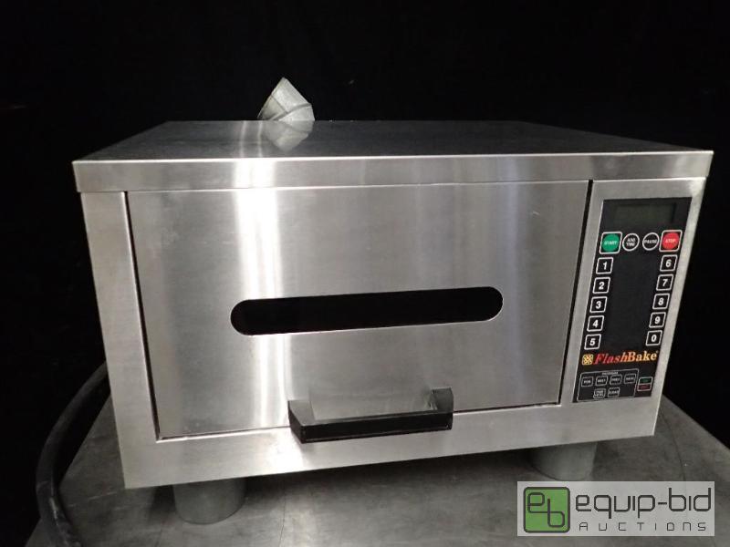 lot 9635 image: Quadlux Flashbake Electric Oven on Feet